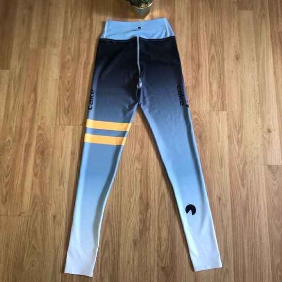 MAUILIFE CAKE 50 SPF Blue/Gray/White Leggings Women’s SIZE SM - Picture 9 of 9